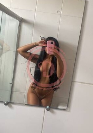 Ana em Lauro de Freitas - 1